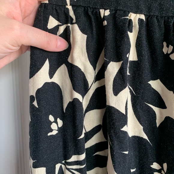 Who What Wear Black and Cream Floral puff Sleeve Dress - Picture 4 of 9